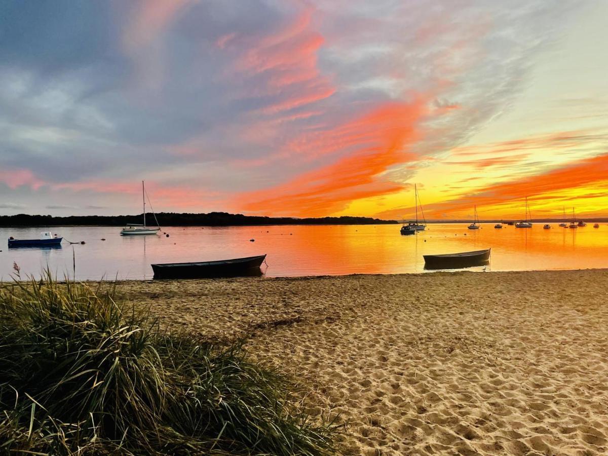 Poole Harbour View Lodge At Rockley Park Exteriör bild